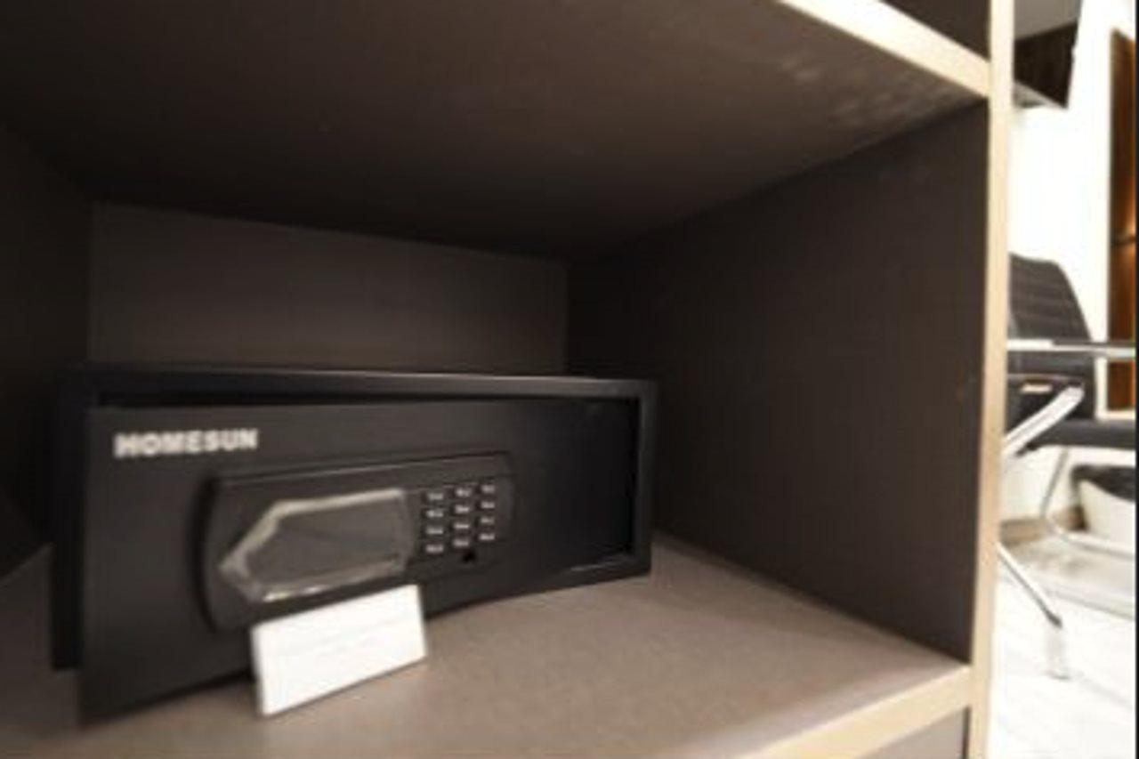 Roomquest Sukhumvit36 Bts Thonglor Бангкок Экстерьер фото