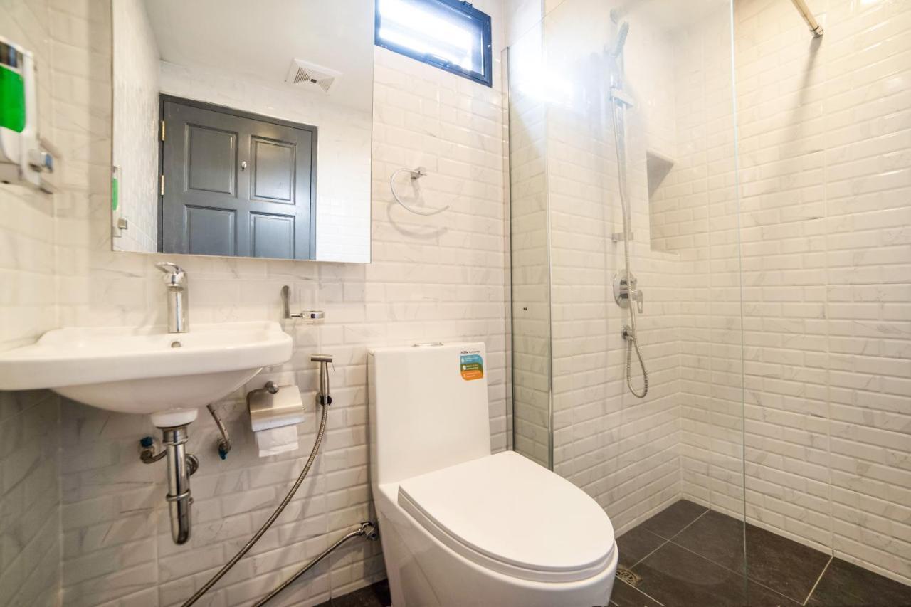 Roomquest Sukhumvit36 Bts Thonglor Бангкок Экстерьер фото